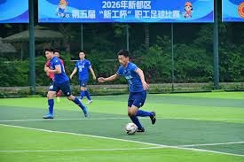西班牙足球新星亚马尔荣膺西甲最佳球员称号
